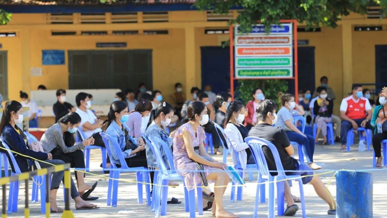 លោកស្រី ឱ វណ្ណឌី ទទូច​ឲ្យ​អ្នក​ចាក់​វ៉ាក់សាំង​ដូស​ទី២ កុំ​ទៅ​មុនពេល​កំណត់ ចៀសវាង​ការកកស្ទះ​ និង​ងាយ​ឆ្លង​ជំងឺ