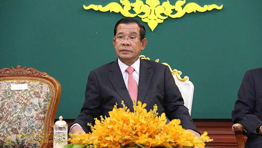 លោក ហ៊ុន សែន រំលឹកថាកម្ពុជាទប់ស្កាត់ឧបាយកលបង្កឲ្យមានចលាចលទាន់ពេលវេលា
