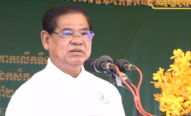 លោក ស ខេង​៖ ត្បូងឃ្មុំ​សំបូរ​ម៉ូតូ​គ្មាន​ស្លាក​លេខ ដែល​រត់ពន្ធ​ពី​វៀតណាម​ច្រើនជាងគេ​