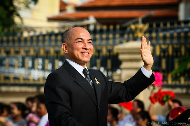 ព្រះមហាក្សត្រ ដាក់​ឧ​ត្ត​ម​សេនីយ៍​៤៣​រូប ឲ្យ​ចូល​និវត្