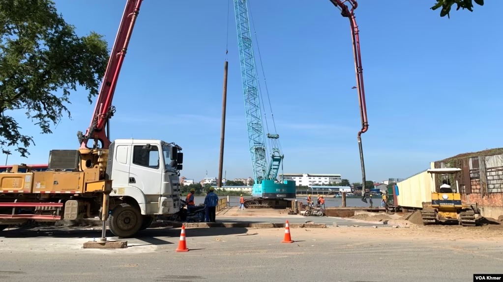 ពល​រដ្ឋ​ស្នើ​ផ្តល់​សំណង​សមរម្យ ខណៈ​​ក្រុម​ហ៊ុន​ចិន​ត្រៀម​សាង​សង់​ស្ពាន​ថ្មី​ឆ្លង​​ទន្លេ​បាសាក់ 