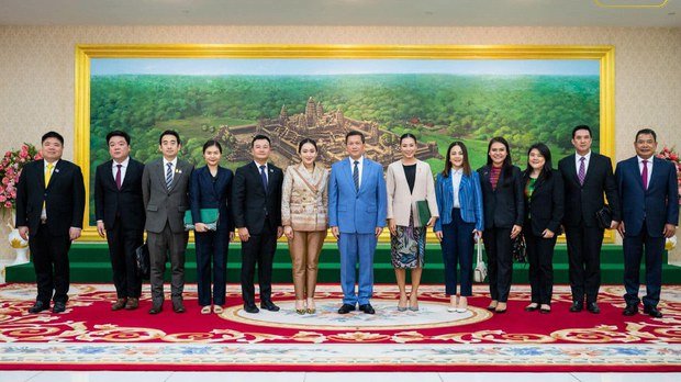 អ្នកឃ្លាំមើល​​ថា ដំណើរ​ទស្សនកិច្ច​របស់​កូនស្រី​លោក ថាក់ ស៊ីន មក​កម្ពុជា គឺ​ដើម្បី​ពង្រឹង​ឥទ្ធិពល​អ្នក​បន្តវេន​ជំនាន់​ក្រោយ