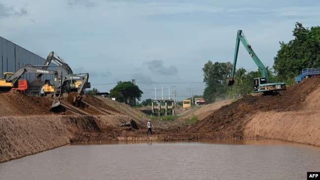 វៀតណាម​ទទូច​សុំ​កម្ពុជា​សហការ​ដើម្បី​កាត់​បន្ថយ​ផល​ប៉ះពាល់​ពី​គម្រោង​ព្រែក​ជីក​ហ្វូណន 