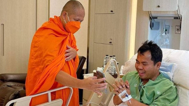 មន្ត្រី​រដ្ឋាភិបាល​ទុកចិត្ត​ការ​ព្យាបាល​នៅ​ក្រៅ​ប្រទេស​ជាង​ការ​ព្យាបាល​នៅ​ស្រុក