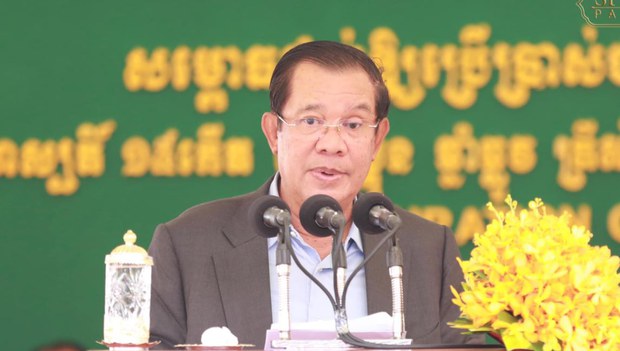 លោក ហ៊ុន សែន ថា ការ​លុប​លក្ខខណ្ឌ​ខ្លះ​នៃ​ការ​ធ្វើដំណើរ ដើម្បី​ទាក់ទាញ​វិនិយោគ និង​ទេសចរណ៍