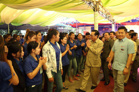 រាជរដ្ឋាភិបាល ធានាយកចិត្តទុកដាក់ ចំពោះសុខទុក្ខកម្មករ និយោជិត និងដំឡើងប្រាក់ខែជូនរាល់ឆ្នាំ