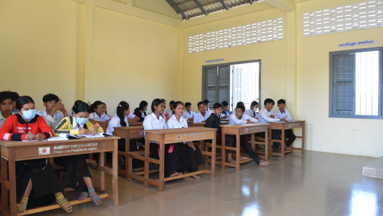 ជំនួយ Kusanone របស់​ជប៉ុន​នាំមក​នូវ​អគារ សិក្សា និង​មណ្ឌល​សុខភាព​ថ្មី​សម្រាប់​ឃុំ​មេម៉ង់