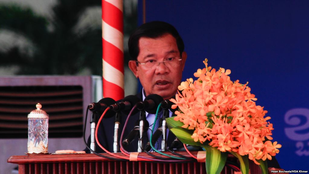 លោក​ ហ៊ុន សែន​ថា​ ការ​អំពាវនាវ​កុំ​ឲ្យ​ពលរដ្ឋ​ទៅ​បោះ​ឆ្នោត​គឺ​ជា​ការ​ប្រឆាំង​នឹង​ព្រះ​មហា​ក្សត្រ
