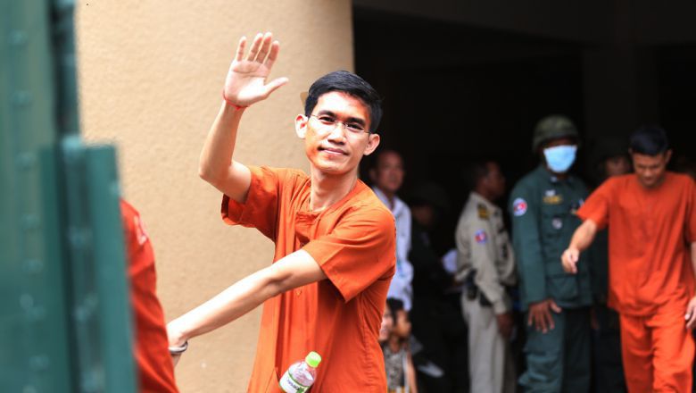 អតី​ត​អ្នក​កាសែត​អាស៊ីសេរី​​ ២ នាក់​ជាប់​ចោទ​បន្ថែម​ទាក់ទង​នឹង​ការ​ផលិត​វីឌី​អូអាស​អាភាស