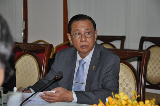 អ្នកនាំពាក្យគណបក្ស ប្រជាជនកម្ពុជា លោក សុខ ឥសាន បានថ្លែងថា រាជរដ្ឋាភិបាល បានចាត់ ការតាមផ្លូវច្បាប់ បែរជាចោទរាជរដ្ឋាភិបាលថា ឆក់ប្លន់ឆន្ទៈប្រជាពលរដ្ឋទៅវិញ តើចង់ឲ្យធ្វើបែបណាវិញ ?