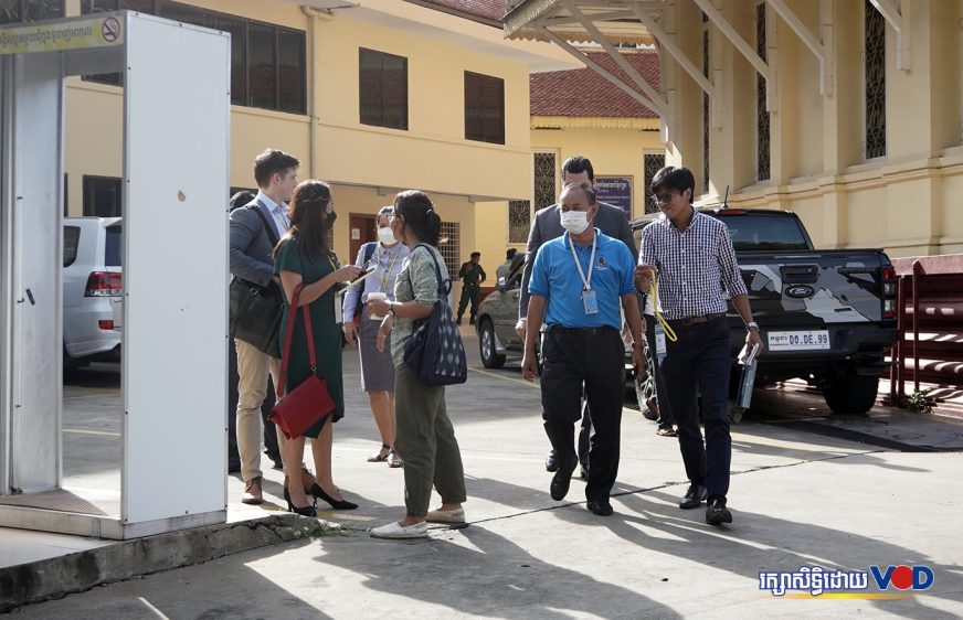 សង្គមស៊ីវិល​ទាមទារ​ឱ្យ​រដ្ឋាភិបាល​បញ្ឈប់​ការ​ធ្វើទុក្ខបុកម្នេញ​លើ​អ្នកការពារ​សិទ្ធិមនុស្ស​ដោយ​ប្រើ​ប្រព័ន្ធ​តុលាការ
