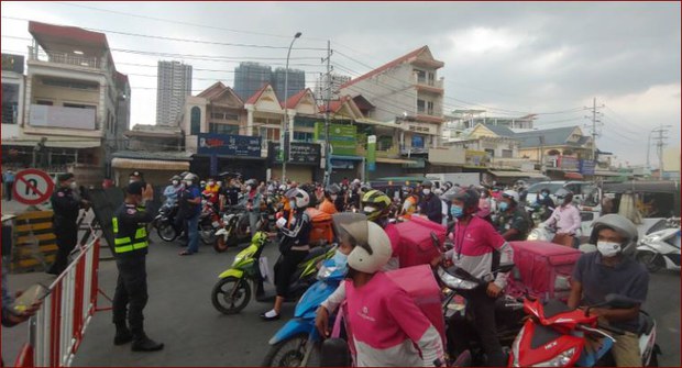 អ្នកប្រើប្រាស់​បណ្តេញ​សង្គម រិះគន់​វិធាន​ការ​បិទ​ទីក្រុង ដើម្បី​ប្រឆាំង​កូវីដ-១៩