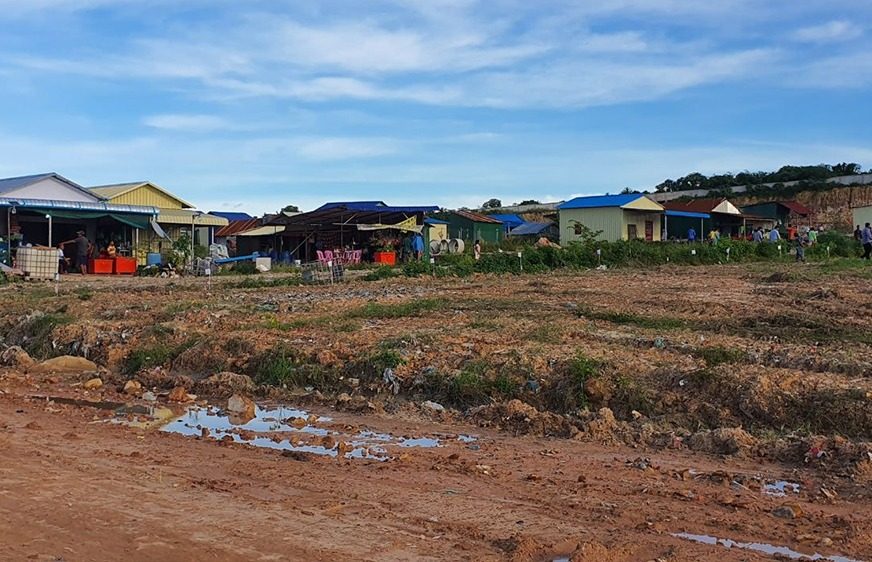 រដ្ឋា​ភិបាល​កាត់​ដី​៣​ទីតាំង​​ឱ្យ​ពលរដ្ឋ​និង​​បញ្ជា​ការដ្ឋាន​អង្គរក្ស​​​នៃ​​ក្រសួង​​ការពារ​ជាតិ​