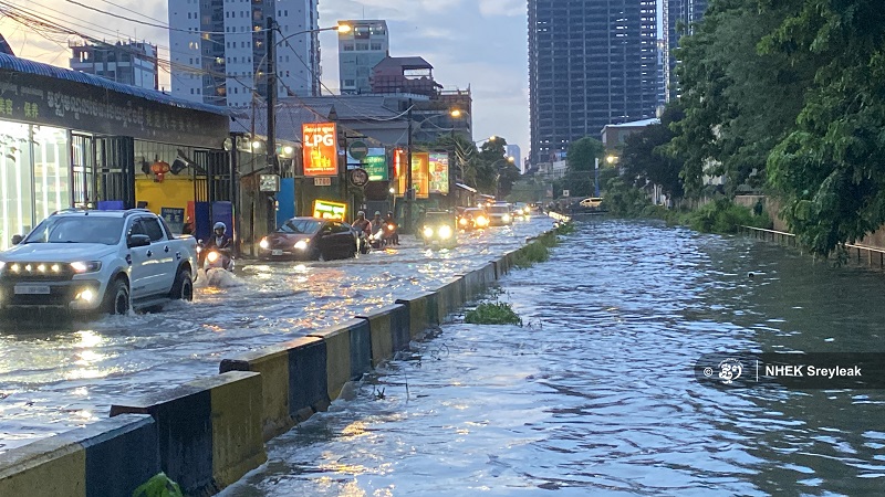 ប្រុង​ប្រយ័ត្ន! តំបន់មួយចំនួ​ននឹងមាន​ភ្លៀង​លាយ​ឡំ​ផ្គរ រន្ទះ រហូត​ថ្ងៃទី៤ កក្កដា