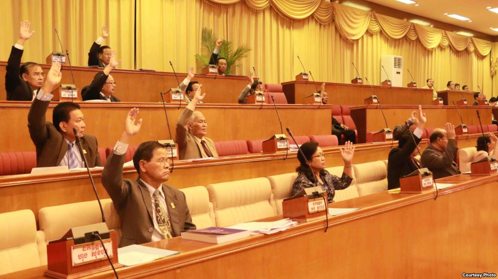 ព្រឹទ្ធសភា​កម្ពុជា​នឹង​ប្រជុំ​អនុម័ត​សេចក្តី​ព្រាង​ច្បាប់​វិសោធន​កម្ម​រដ្ឋធម្មនុញ្ញ​និង​ក្រម​ព្រហ្មទណ្ឌ