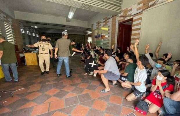  ពលរដ្ឋ​និង​មន្ត្រី​សង្គម​ស៊ីវិល​ស្នើ​​រដ្ឋាភិបាល​រឹត​បន្តឹង​ច្បាប់​លើ​ជន​ជាតិចិន​​ល្មើស​ច្បាប់​កម្ពុជា