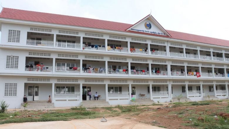 លោក​នាយក​រដ្ឋមន្ត្រី ផ្តល់​ថវិកា​ចំនួន ២ ២៩០ លាន​រៀល ដល់​ខេត្ត​ចំនួន ២១ ដើម្បី​ត្រៀម​រៀបចំ​ធ្វើ​ចត្តាឡីស័ក