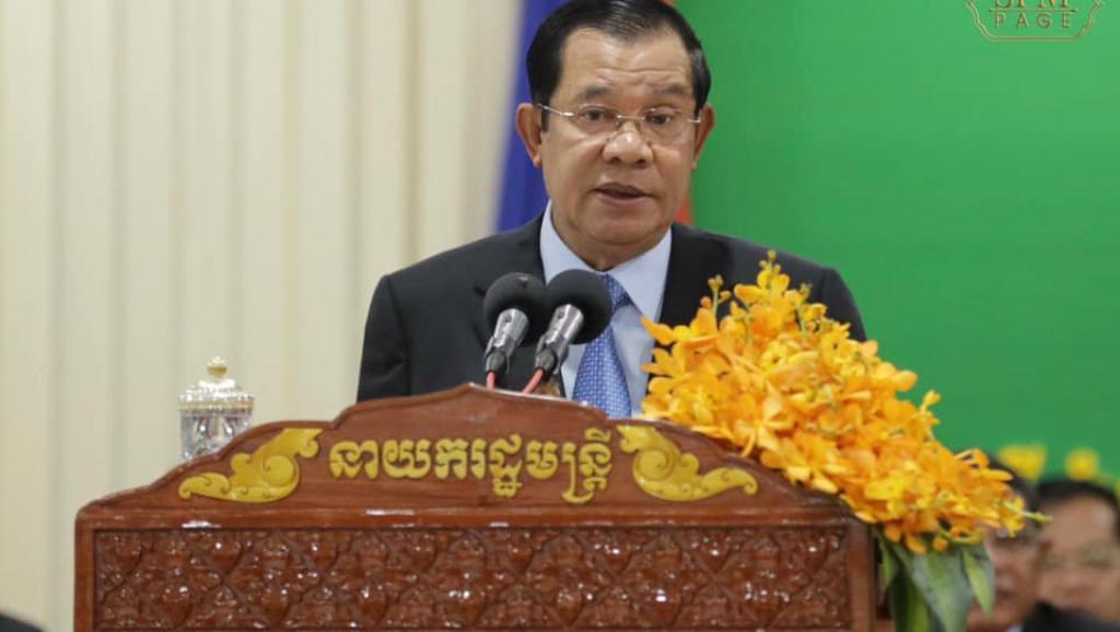 ​លោក ហ៊ុន សែន បង្ហាញ​ក្តី​កង្វល់​រឿង​បណ្ឌិត​មាន​ចំនួន​ច្រើន​នាក់​ពេក​នៅ​កម្ពុជា​