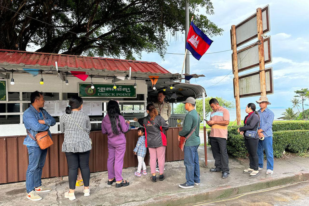 មន្ត្រី​ពាក់ព័ន្ធ​ពិភាក្សា​លើ​ការសម្រួល​ការឆ្លង​ដែន​របស់​ពលរដ្ឋ​ខ្មែរ​ពី​ថៃ​មក​ចូលឆ្នាំ​ខ្មែរ​