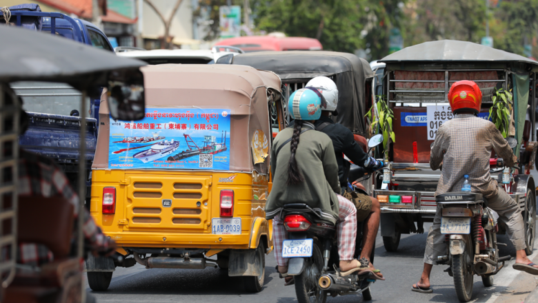 មតិ​ផ្សេងៗ​ជុំវិញ​ឥរិយាបថ​អ្នកបើក​កង់​ ៣ ​ខ្លះ​ និង​ការប្រើ​អាយកូម​ ឬ​អាវុធ