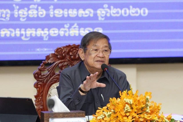 ក្រសួងបង្កើតក្រុមតាមដាន៖ សារព័ត៌មាន ខុសវិជ្ជាជីវៈ ត្រូវពិន័យ, សារព័ត៌មាន មានវិជ្ជាជីវៈ ត្រូវលើកសរសើរ 