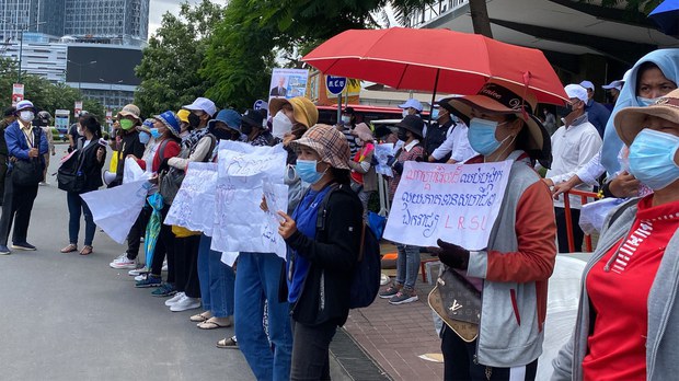 សហជីព​ស្នើ​លោក ហ៊ុន សែន ជួប​សន្ទនា​ជាមួយ​កូដករ​ណាហ្គាវើលដ៍​ផ្ទាល់ ជា​ជាង​ការ​ចោទ​ពួក​គាត់​ថា ជា​ក្រុម​បដិវត្តន៍​ពណ៌