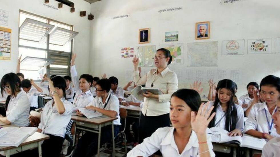 ២៣ តុលា៖ សាស្ត្រាចារ្យចាត់ទុកជាមេរៀនប្រវត្តិសាស្ត្រដ៏សំខាន់សម្រាប់ក្មេងជំនាន់ក្រោយ