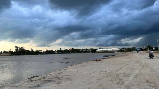 លោក ជា សុមេធី រង​ការ​ចោទ​ថា បណ្តែតបណ្តោយ​ឱ្យ​ចាក់​ដី​លុប​ព្រែក​ជីផុច និង​លុប​បឹង​មេសាង