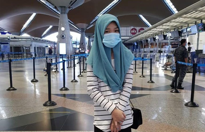 ស្ថានទូត​​កម្ពុជា​​នៅ​​ម៉ាឡេស៊ី​ ជួយ​​ស្ត្រី​​ខ្មែរ​​ដែល​​រង​គ្រោះ​​ដោយ​​ម្ចាស់​ផ្ទះ​​កាត់​​ត្រចៀក​​ត្រឡប់​​មក​​កម្ពុជា​​វិញ​