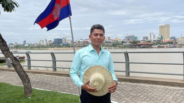 ប្រពន្ធ​លោក នី ណាក់ ស្នើ​មន្ត្រី​ពន្ធនាគារ​ត្រពាំង​ផ្លុង​អនុញ្ញាត​ឱ្យ​ពេទ្យ​លីកាដូ​ពិនិត្យ​សុខភាព​ប្ដី