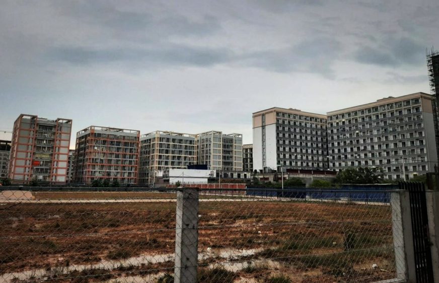 កាស៊ីណូ​មួយ​នៅ​ក្រុង​បាវិត​រក​ឃើញ​ជន​បរទេស​ធ្វើ​ការ​ខុស​ច្បាប់​ជាង​៣​ពាន់​នាក់​ក្នុង​ចំណោម​ជិត​៤ពាន់​នាក់ ព័ត៌មានជាតិ  សង្គម-      លោក សូត សុខប្រាថ្នា      |  ២