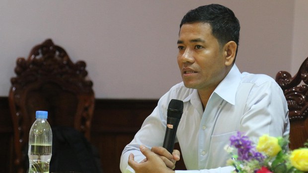 សមត្ថកិច្ច​បញ្ជូន​មេដឹកនាំ​សហជីព លោក ម៉ម រិទ្ធី ទៅ​ឃុំ​នៅ​ស្នងការដ្ឋាន​នគរបាល​រាជធានី​ភ្នំពេញ