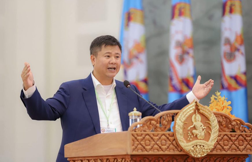 លោក ហ៊ុន ម៉ានិត កូនប្រុស​របស់​លោក ហ៊ុន សែន ត្រូវបាន​ដំឡើង​ឋានៈ​ស្មើ​រដ្ឋមន្ត្រី