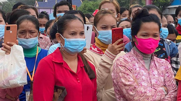 កម្មករ​​ទទូច​​ឱ្យ​​​លោក ហ៊ុន សែន គិត​ពី​​ប្រយោជន៍​​ពួកគាត់​​ឱ្យ​​ដូច​ការ​​អះអាង​