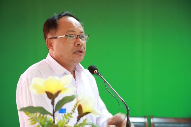 ក្រោយធ្លាយព័ត៌មានទារលុយសិស្ស អ្នកគ្រូម្នាក់នៅបឋមសិក្សាសន្ធរម៉ុក រងការស្តីបន្ទោសនិងផ្អាកបង្រៀនមួយឆ្នាំ 