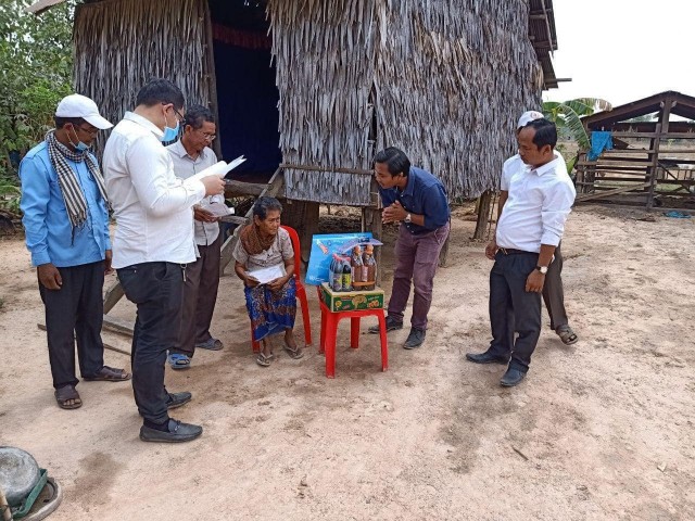 រដ្ឋ​ចំណាយ​ប្រា​ក់ជាង​២៣០​លាន​ដុល្លារ ផ្ដល់​ឲ្យ​គ្រួសារ​ក្រីក្រ និង​ងាយ​រងគ្រោះ ក្នុង​វិបត្តិ​កូ​វីដ​-១៩ 