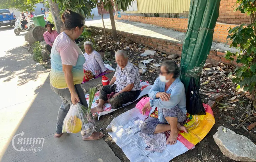 មនុស្ស​ចាស់មួយចំនួនត្រូវ​​រស់នៅក្នុងស្ថានភាពដ៏គួរ​ឱ្យ​សង្វេគ ​ខណៈ​​រដ្ឋាភិបាល​​មិនទាន់បង្កើត​មណ្ឌលថែទាំមនុស្សចាស់