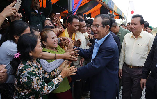 ប្រមុខរាជរដ្ឋាភិបាលថាបើមានការផ្លាស់ប្ដូរនាយករដ្ឋមន្រ្តីក៏ត្រូវចេញពីជួរគណបក្សប្រជាជនកម្ពុជាដែរ