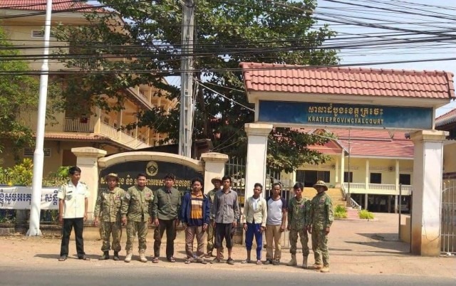 ម្ចាស់​ពានរង្វាន់បរិស្ថាន​ពិភពលោក អ៊ូច ឡេង និង​សកម្មជន​៤​នាក់​ទៀត ត្រូវបាន​ដោះលែង​វិញ​ហើយ