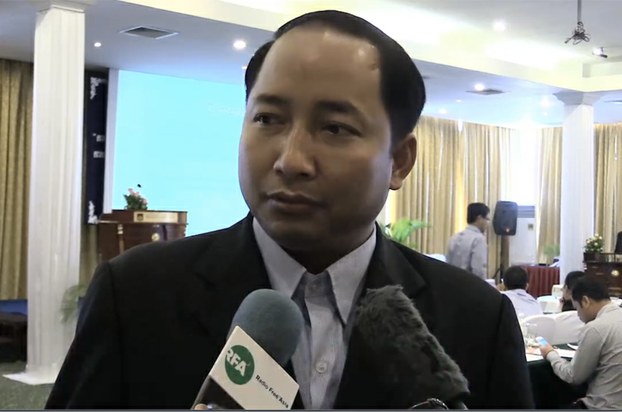 លោក អាត់ ធន់ មិន​យល់ស្រប​តាម​ ប.ស.ស ដែល​ថា កម្មករ​សន្លប់​ មិន​មែន​ជា​គ្រោះថ្នាក់​ការងារ