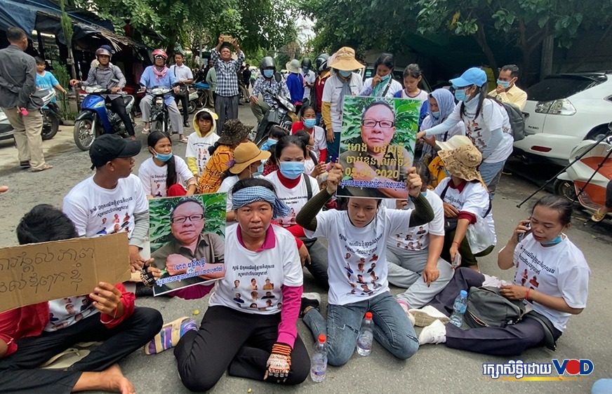 កម្ពុជា​បន្ត​ច្រាន​ចោល​របាយ​ការណ៍​ដែល​រក​ឃើញ​ថា​សិទ្ធិ​មនុស្ស​ធ្លាក់​ចុះ​ខ្លាំង​នៅ​ឆ្នាំ​២០២០​