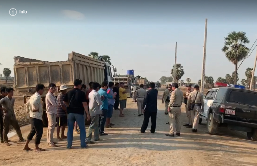 អ្នក​កាសែត​៣​នាក់​ត្រូវ​សមត្ថកិច្ច​ឃាត់ខ្លួន​១​យប់​ ក្រោយ​​ចុះ​​យក​​ព័ត៌មាន​​អំពី​រណ្ដៅ​ដី​​នៅ​ខេត្ត​កណ្ដាល