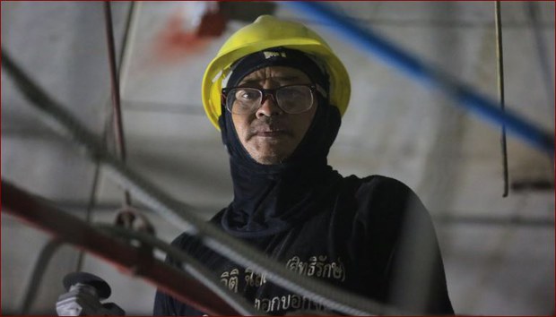 មន្ត្រី​បក្ស​ប្រឆាំង​ម្នាក់​ស៊ូ​លះបង់​ងារ​ជា​ឯកឧត្តម​មក​ធ្វើ​ការ​សំណង់​ព្រោះ​មិន​ក្បត់​ឆន្ទៈ​រាស្ត្រ