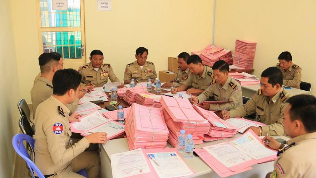 ក្រសួង​មហាផ្ទៃ​នឹង​ចេញ សំបុត្រ​កំណើត​ប្រភេទ​ថ្មី សម្រាប់​កូនៗ​ជន​បរទេស​បែប​អន្តោប្រវេសន៍​ដែល​កើត​នៅ​កម្ពុជា