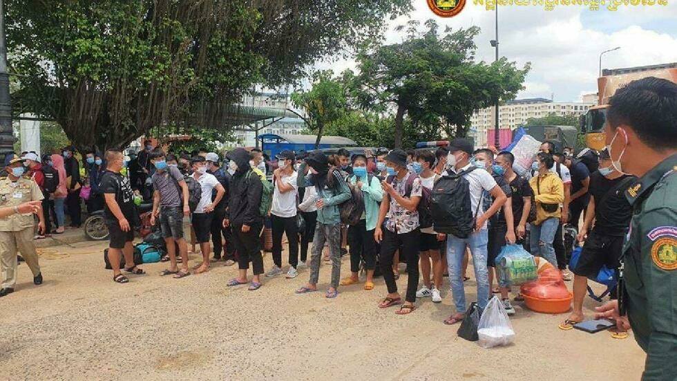 សង្គមស៊ីវិលថា ពលករខ្មែរមកពីថៃកំពុងប្រឈមបញ្ហាបាត់បង់ការងារ និងកង្វះស្បៀងអាហារ