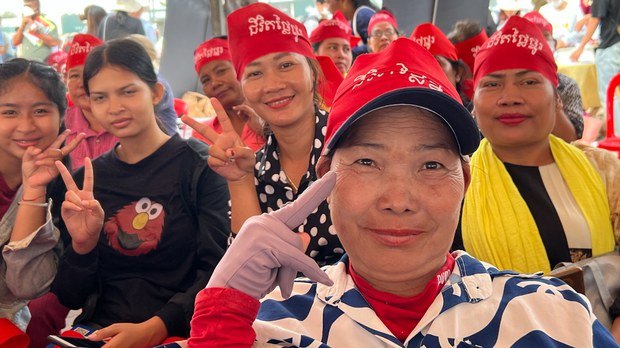 ពលរដ្ឋ​ស្នើ​អាជ្ញាធរ​រដ្ឋាភិបាល​ឈប់​សម្ដែង​ធ្វើ​ជា​គោរព​សិទ្ធិ​ស្ត្រី និង​ងាក​មក​ដោះស្រាយ​បញ្ហា​របស់​ស្ត្រី