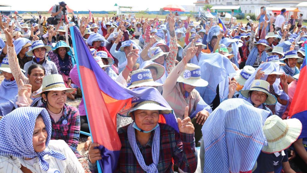 ពលរដ្ឋ ៥០០ នាក់ប្រមូលផ្តុំគ្នា ប្រារព្វទិវាសិទ្ធិមនុស្សនៅទីលានប្រជាធិបតេយ្យថ្មី