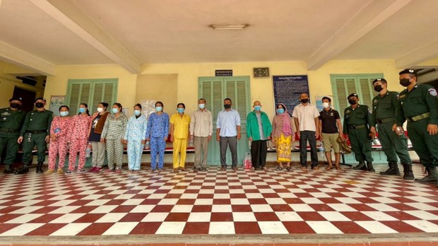 តុលាការ​ឃុំ​ខ្លួន​មនុស្ស ១៣​នាក់ ករណី​មនុស្ស ១២​នាក់​ពុល​ស្រា​ស្លាប់ និង​ច្រើន​នាក់​ទៀត​ឈឺ