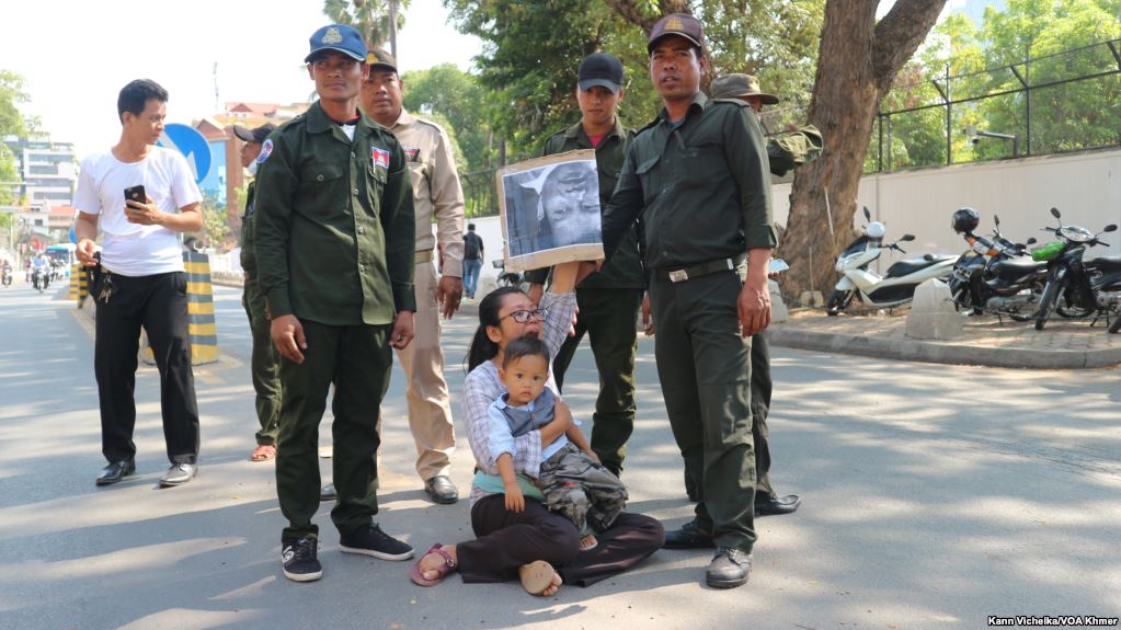 ពី​មន្រ្តី​​ការពារ​សិទ្ធិ​ជិត​១០​ឆ្នាំ​​ ក្លាយ​ជា​អ្នក​តវ៉ា​រក​យុត្តិធម៌​សម្រាប់​ខ្លួន​ឯង​​​