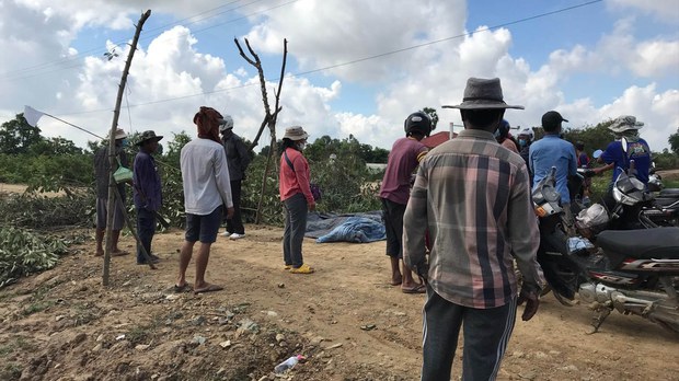 អ្នក​​ភូមិ​​កំពង់​តាឡុង​​ថា​អាជ្ញាធរ​​​​​ផ្ដល់​​ជម្រើស​ឲ្យ​​​​ប្ដូរ​ដី​នៅ​ក្បែរ​នោះដើម្បី​បញ្ចប់​​ទំនាស់​ជាមួយ​ក្រុមហ៊ុន​ OCIC​​​​